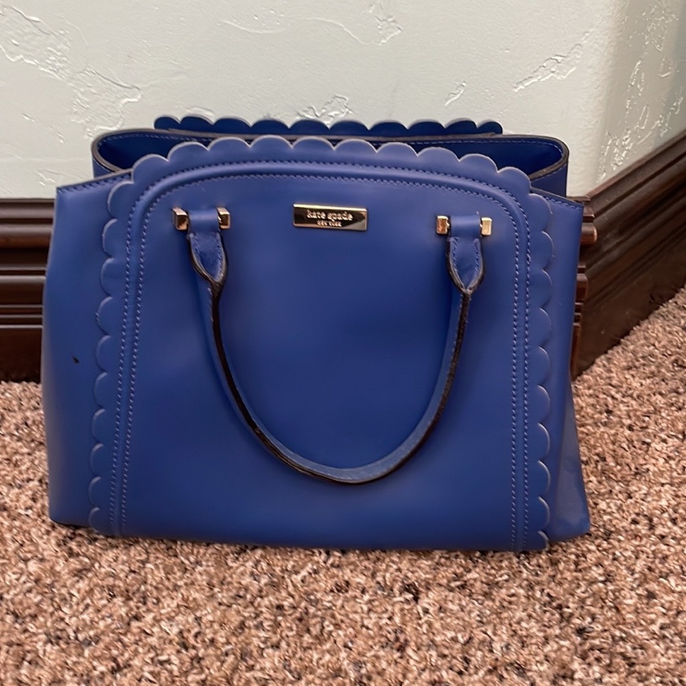 Cute scalloped Kate Spade purse